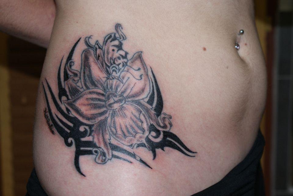 fleurs diverses tattoo fleur