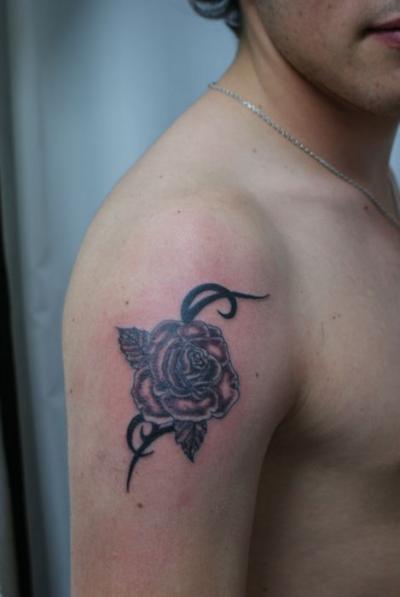 Nos ralisations - fleurs diverses - Tattoo Rose.Boutique Tattoo Evolution Perpignan