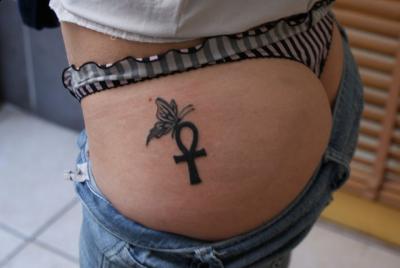 Nos ralisations - Diffrentes ralisations - tattoo croix egyptienne