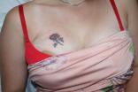 Coup de coeur 3 - Mod�le tattoo . Petite rose bien plac�e TATTOO EVOLUTION (perpignan)
