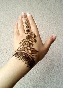 Tatouage au henn� parfait ... . Tattoo Evolution Perpignan