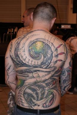 Convention tatouage et piercing de TOULOUSE 2010 .  Tattoo Evolution Perpignan